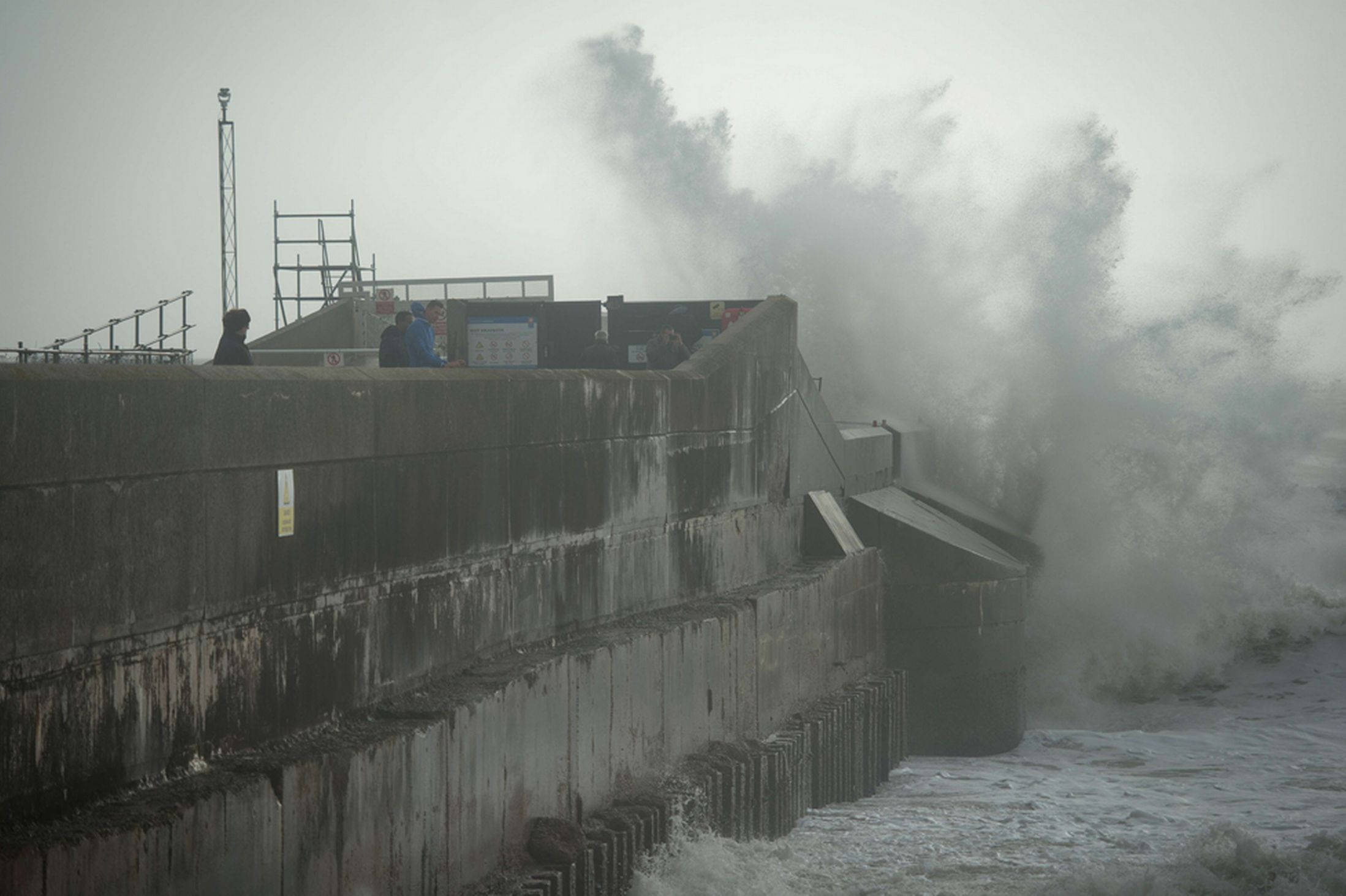 Άλλοι δύο νεκροί από την κακοκαιρία στη Βρετανία