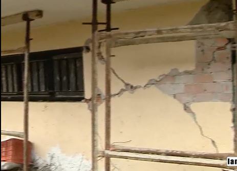 ΒΙΝΤΕΟ-Με σκαλωσιές τα σπίτια στο Ρεγγίνι