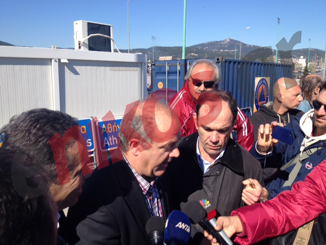 ΦΩΤΟ-Στη διαμαρτυρία οι δήμαρχοι Κηφισιάς και Διονύσου