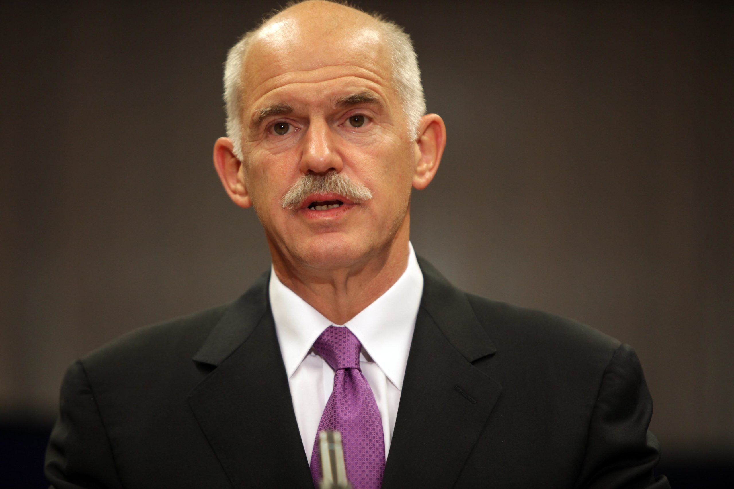 Παπανδρέου: Η Μέρκελ μας επέβαλε το ΔΝΤ