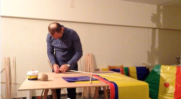 ΒΙΝΤΕΟ-Φτιάξτε μόνοι σας χαρταετό σε 5’