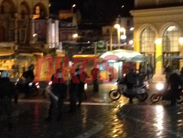 ΤΩΡΑ-Προσαγωγές στο σταθμό του μετρό στο Μοναστηράκι