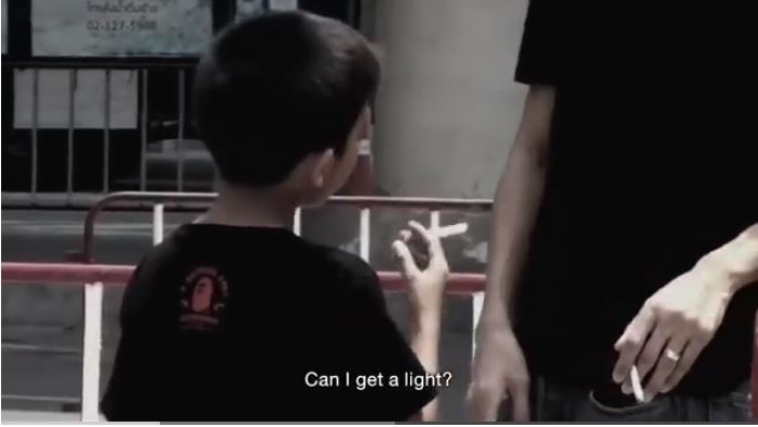 ΒΙΝΤΕΟ-Θα ανάβατε το τσιγάρο ενός παιδιού;