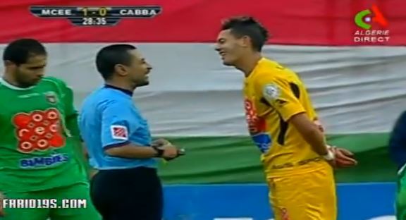 ΒΙΝΤΕΟ-Διαιτητής για φίλημα