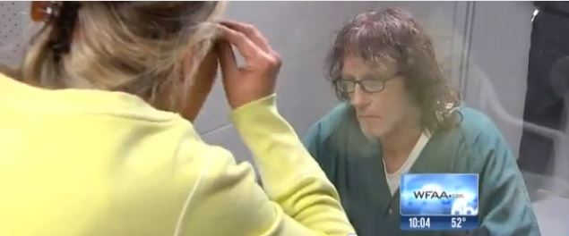 ΒΙΝΤΕΟ-Συνάντησε τον άνθρωπο που άφησε τον γιο της “φυτό”