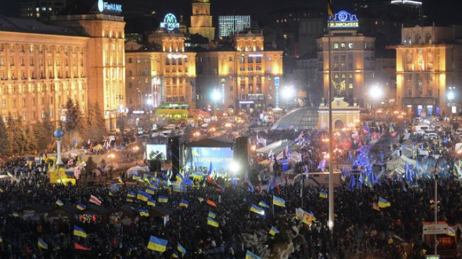 Παραμένουν στους δρόμους οι Ουκρανοί