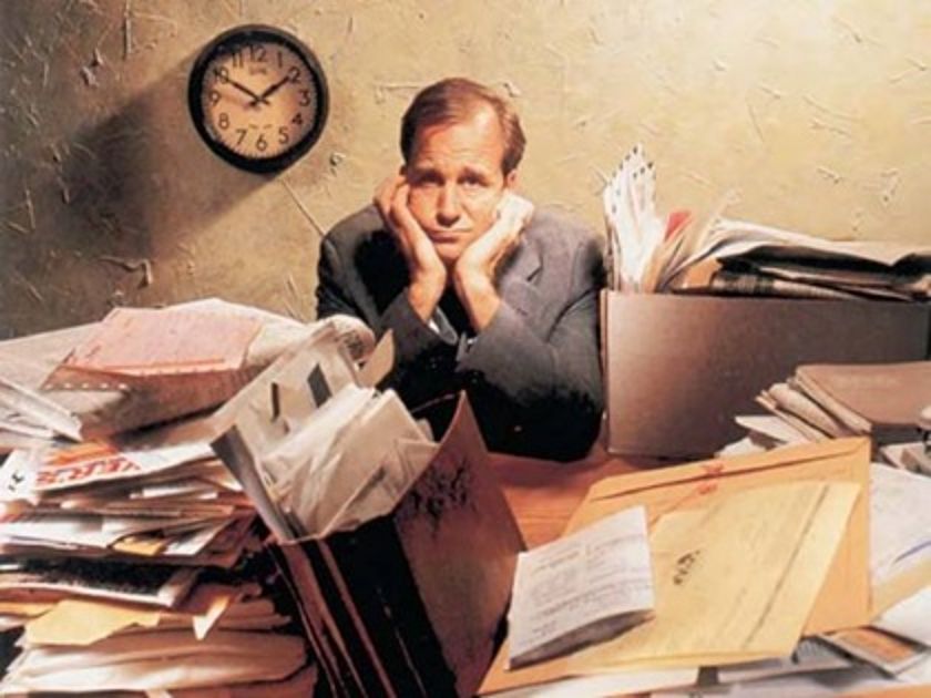 Υπάλληλος του Δημοσίου ζητά γραφείο για να… δουλέψει