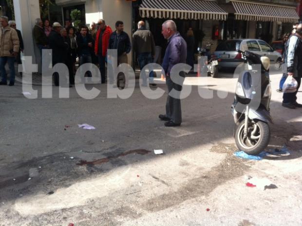 ΦΩΤΟ-Παραβίασε κόκκινο και παρέσυρε δύο μοτοσικλετιστές