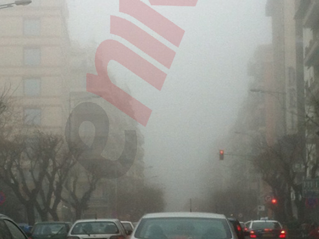 ΦΩΤΟ-«Ορατότης μηδέν» στη Θεσσαλονίκη