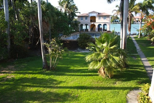 Ξανά στο «σφυρί» το παλάτι του Αλ Καπόνε