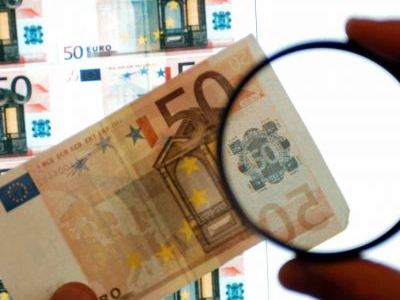 ΦΩΤΟ-Απλά κόλπα για να ξεχωρίσετε ένα πλαστό 50€