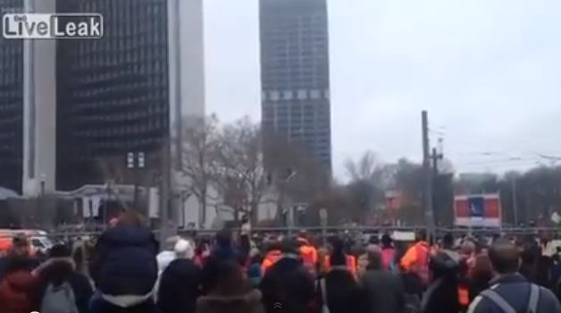 ΒΙΝΤΕΟ-Η κατεδάφιση του μεγαλύτερου κτιρίου στην Ευρώπη