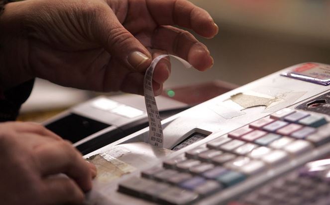 «Ταβάνι» στα πρόστιμα για τις αποδείξεις