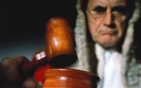 Βαριές καμπάνες για τους δολοφόνους του στρατιώτη