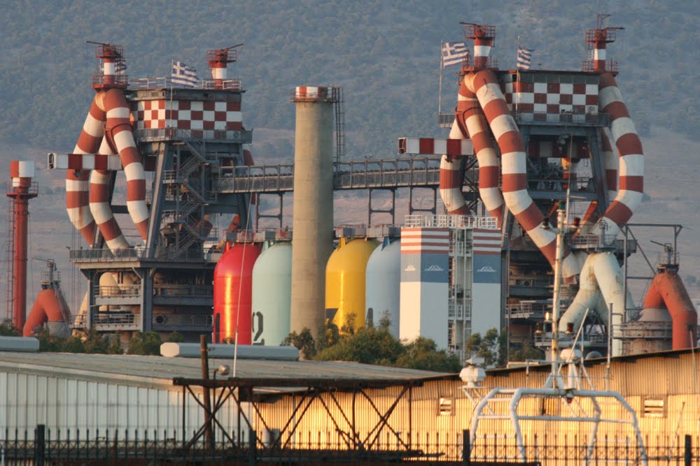 Αποκλείουν την εθνική οδό οι εργαζόμενοι στη Χαλυβουργική