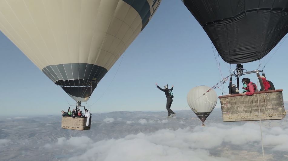 ΒΙΝΤΕΟ-Ακροβασία στα… σύννεφα