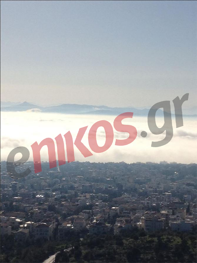 Ο Σάκης Αρναούτογλου εξηγεί το “μυστήριο” του νέφους της Βούλας