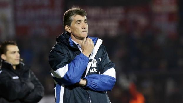 Τρίζει η καρέκλα του Ντόστανιτς