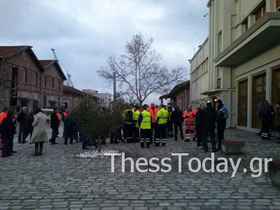 ΦΩΤΟ-Στάση εργασίας από τους λιμενεργάτες