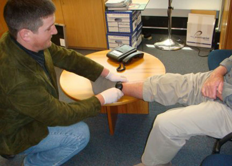 “Βραχιολάκια” σε 200 κρατούμενους