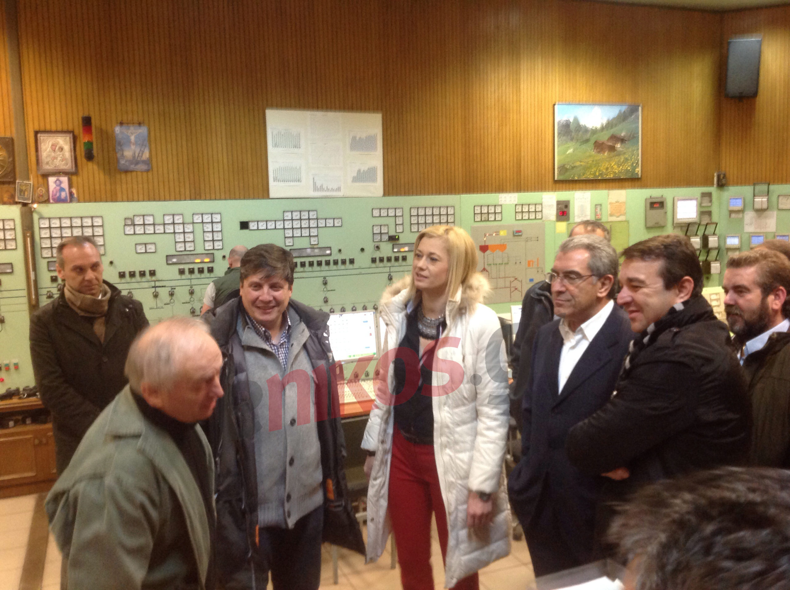 ΦΩΤΟ-Μακρή και Καπερνάρος στη ΔΕΗ