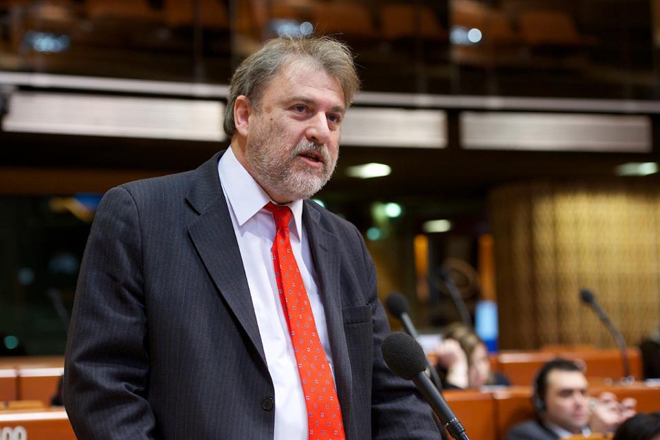 Μαριάς:Η καραμέλα του δήθεν πλεονάσματος