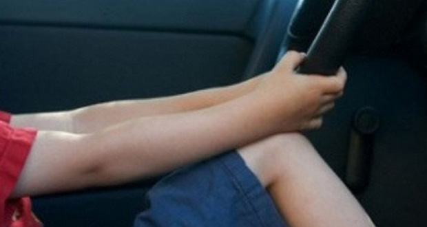 Ο 10χρονος… δήθεν νάνος οδήγησε ξανά