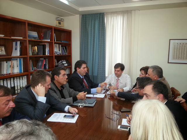 ΦΩΤΟ-«Ποιος λέει ψέματα;»