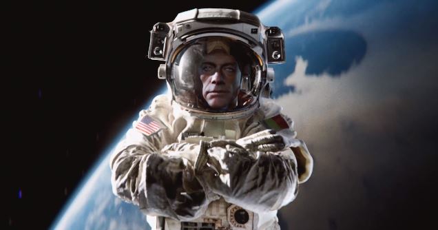 ΒΙΝΤΕΟ-Το split του Van Damme στο διάστημα