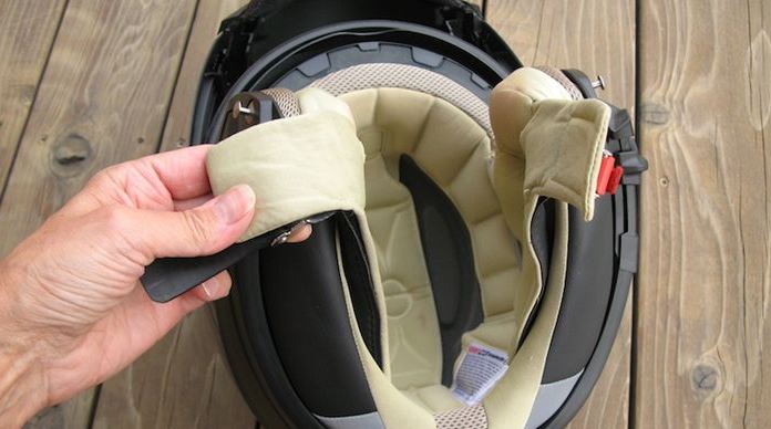 Πώς να πλύνεις σωστά το κράνος