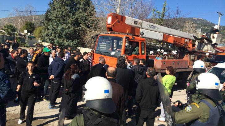 Μεγάλη ένταση με τα ΜΑΤ λόγω διακοπής ρεύματος