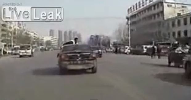 ΒΙΝΤΕΟ-Ένας ιδιαίτερα επίμονος τροχονόμος