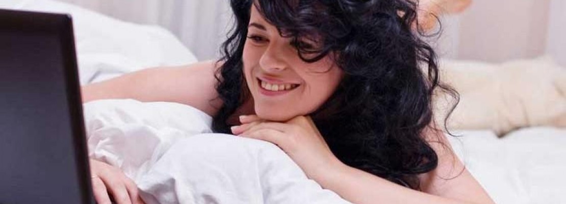 Προτιμούν να ψωνίζουν online γυμνοί