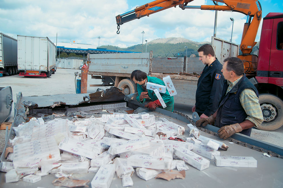 Βάζουν εμπόδια οι καπνοβιομηχανίες