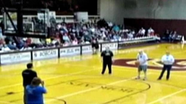 ΒΙΝΤΕΟ-Tυφλός ευστόχησε σε τρίποντο