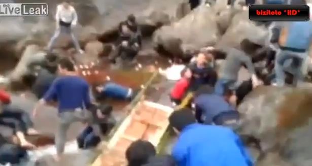 ΒΙΝΤΕΟ-Οκτώ νεκροί από κατάρρευση γέφυρας στο Βιετνάμ