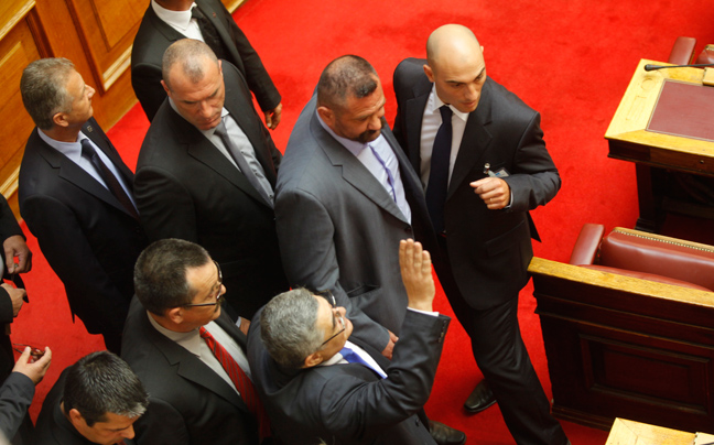 Γιατί ζητούν άρση ασυλίας των βουλευτών της Χ.Α.