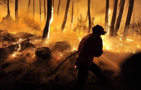 Μαίνονται οι πυρκαγιές στην Αυστραλία