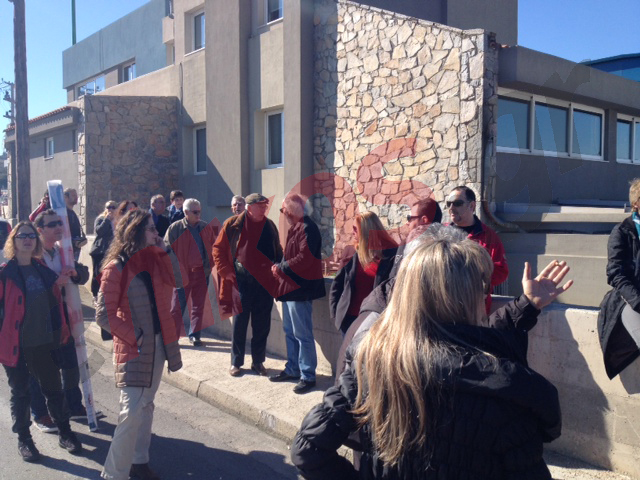 ΦΩΤΟ-Οι συγκεντρωμένοι κάτοικοι του Ωρωπού