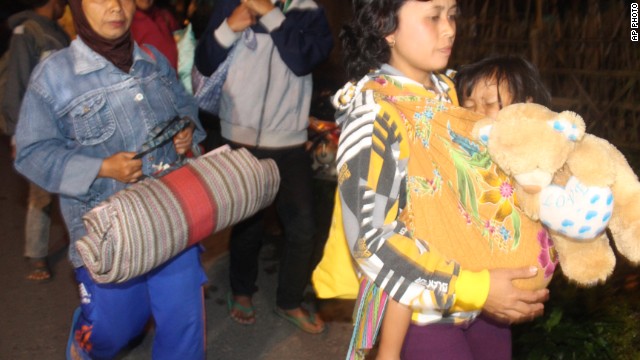 Ινδονησία: Έκλεισαν αεροδρόμια από έκρηξη ηφαιστείου