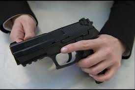 Αυτοπυροβολήθηκε σε επίδειξη για την ασφάλεια των όπλων