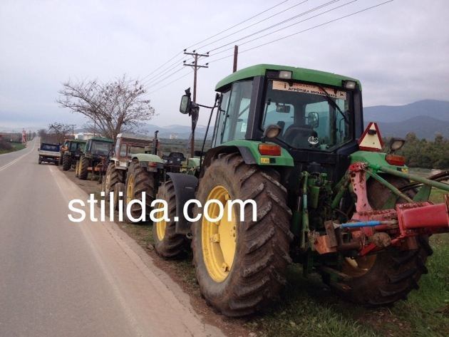 ΒΙΝΤΕΟ-Τρακτέρ στην παλαιά εθνική