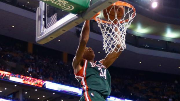 ΒΙΝΤΕΟ-Νέο κάρφωμα από τον Αντετοκούνμπο