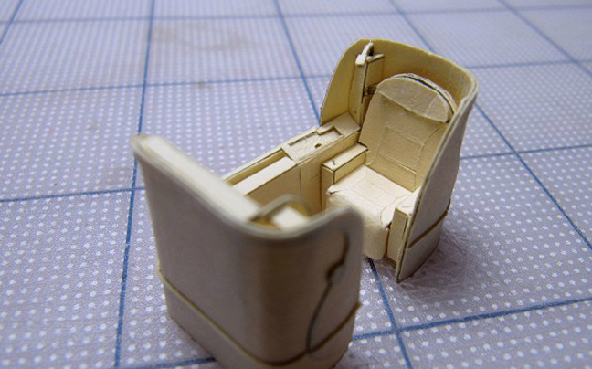 Perierga.gr - Πιστό αντίγραφο αεροπλάνου από χαρτί!