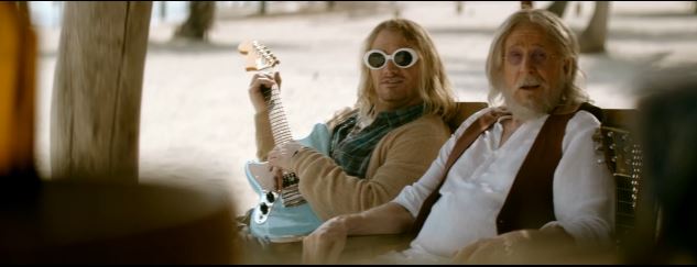 ΒΙΝΤΕΟ-Ο Έλβις ζει και πίνει μπύρες