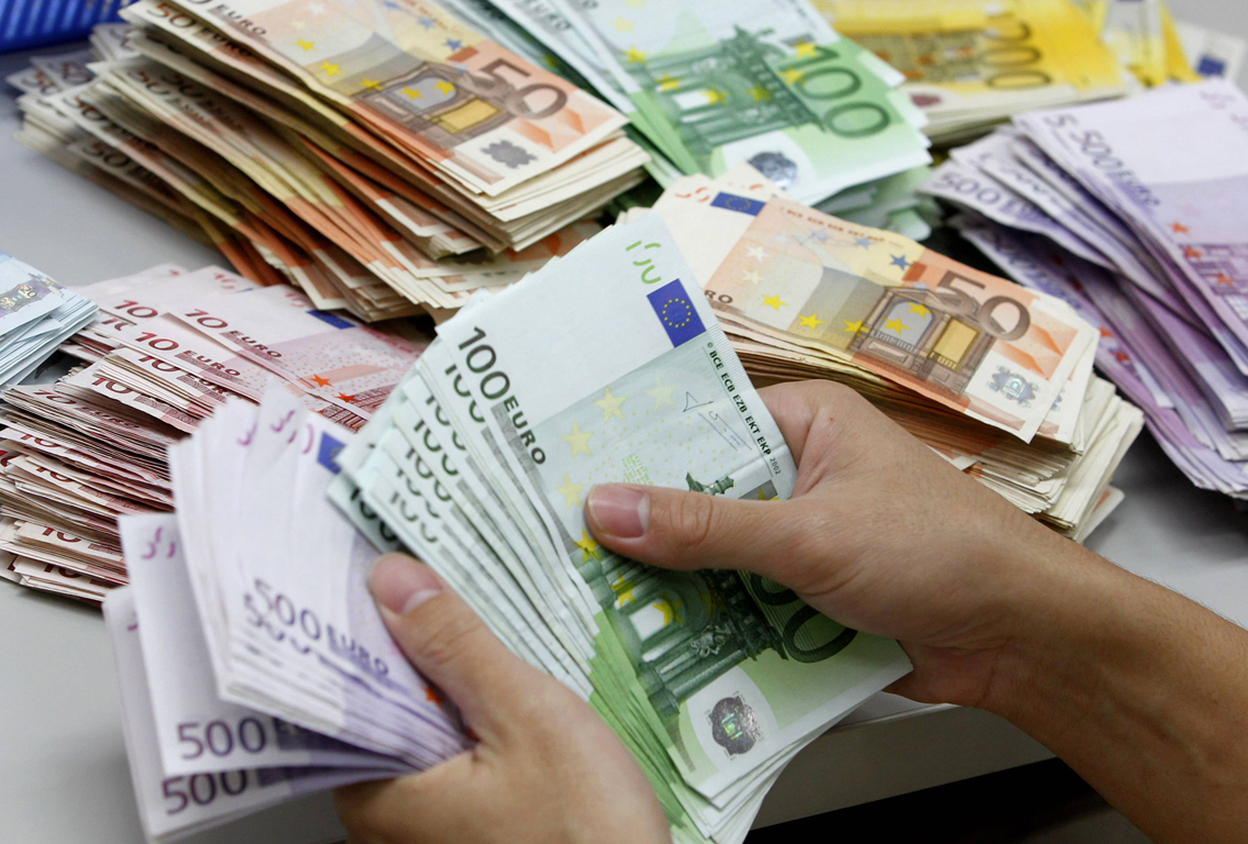 Ακατάσχετο όριο 1.500 ευρώ σε μισθούς και συντάξεις