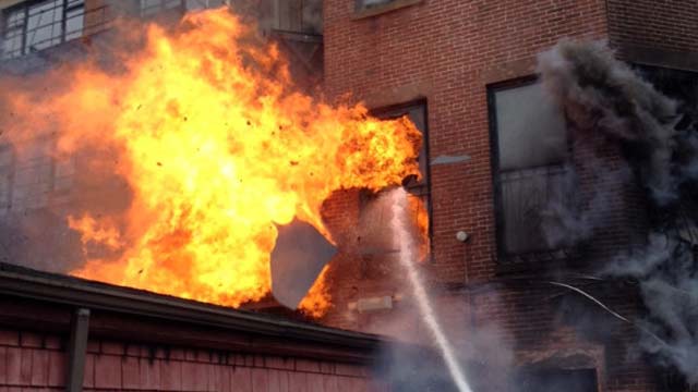 Δύο πυροσβέστες νεκροί στη Βοστώνη