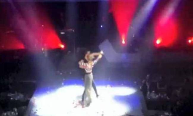 Άγιο είχε γνωστός τραγουδιστής