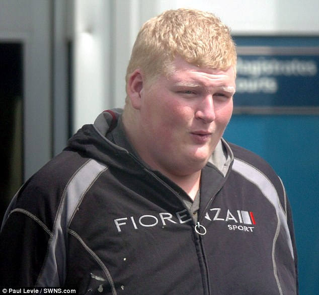 ΦΩΤΟ-Αποφυλακίστηκε λόγω… μεγέθους