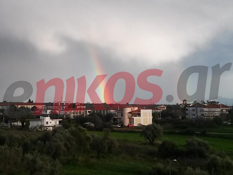 ΦΩΤΟ-Ουράνιο τόξο στο Αγρίνιο